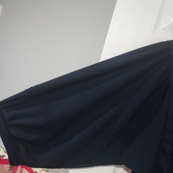East Adeline Navy Blue 3/4 Sleeve Top in Size 2X - Picture 5 of 9